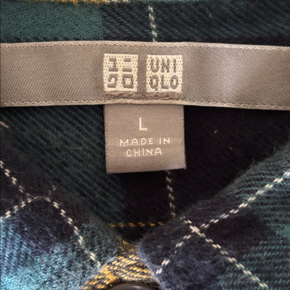 Uniqlo | men’s Teal and Mustard Plaid Shirt - Picture 3 of 13